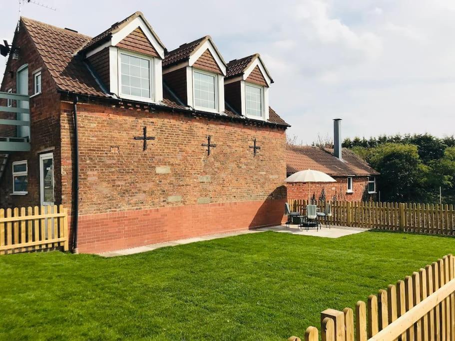 Grove Farm Old Granary, 1St Floor Loft Apartment, Includes Continental Breakfast Lincoln Exterior foto