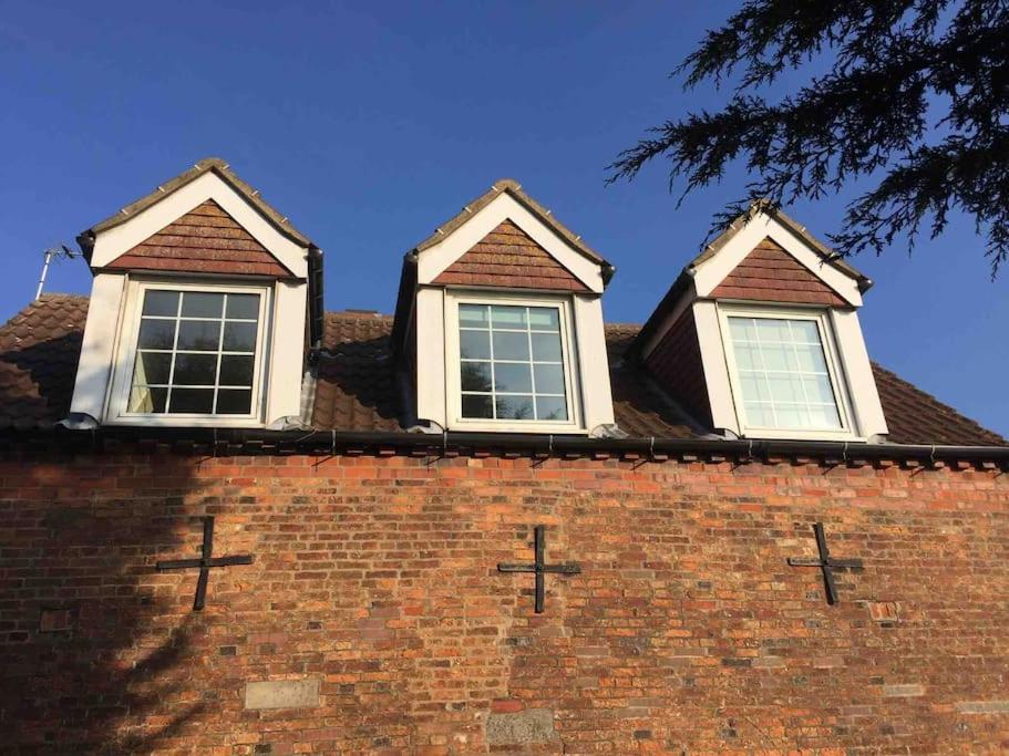 Grove Farm Old Granary, 1St Floor Loft Apartment, Includes Continental Breakfast Lincoln Exterior foto